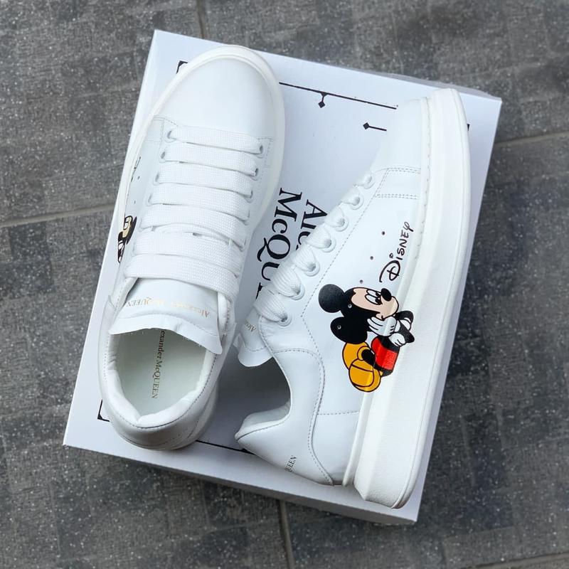 Alexander mcqueen mickey mouse white білі кросівки міккі маус білі кросівки  міккі маус дісней — ціна 2900 грн у каталозі Кросівки ✓ Купити жіночі речі  за доступною ціною на Шафі | Україна #65958680