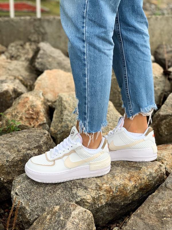 Nike air hotsell force white beige