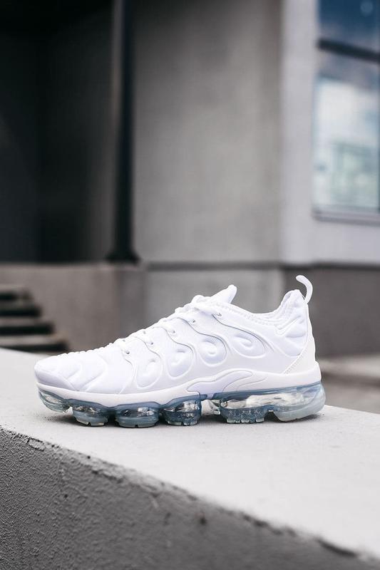 Nike vapormax tn white sales