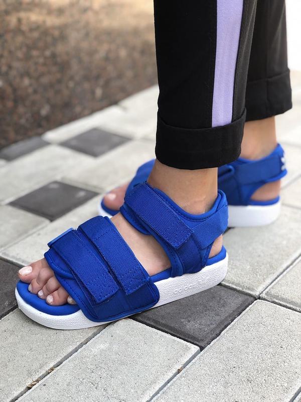 Синие сандали
