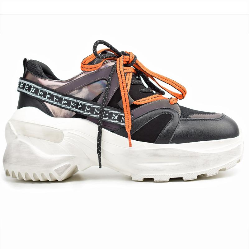 На платформе