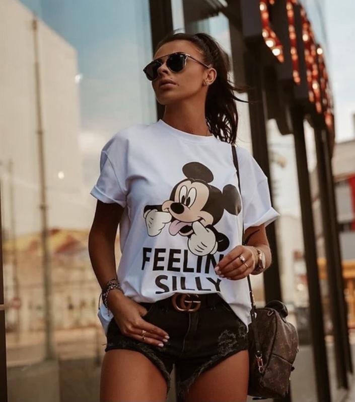 С Микки Маусом