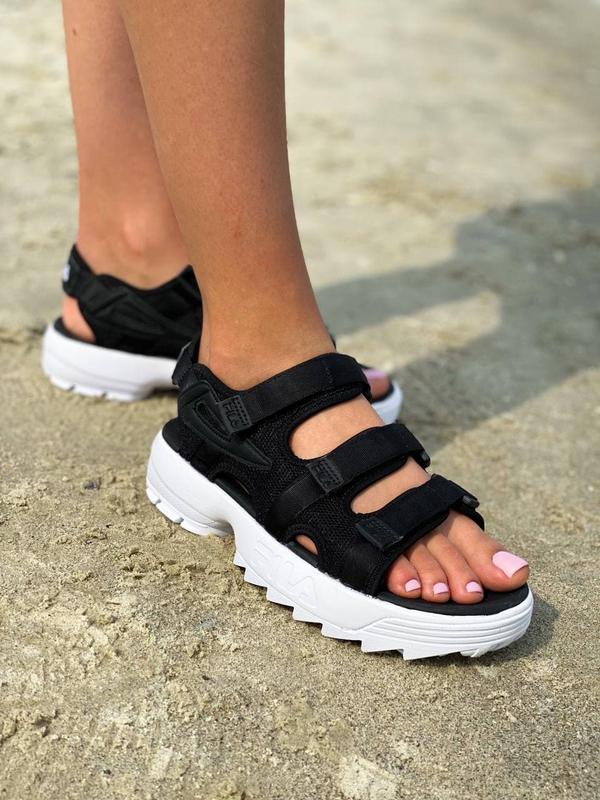 Босоножки fila disruptor sandal black черный верх с белой подошвой ...