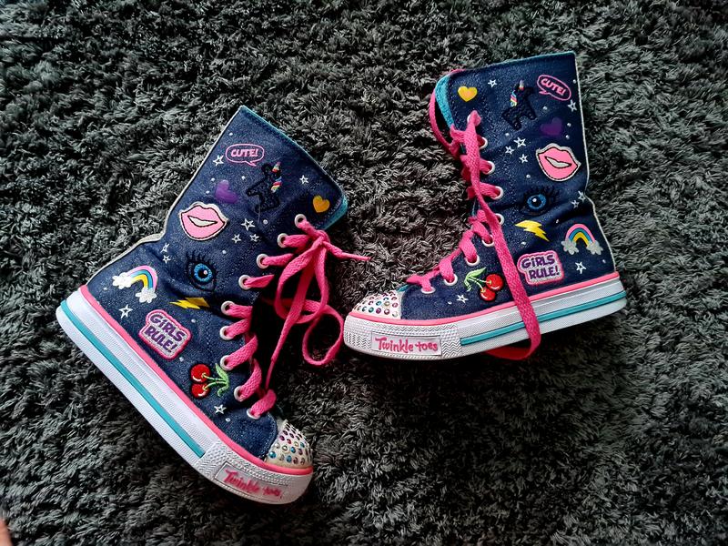 52504 skechers sales