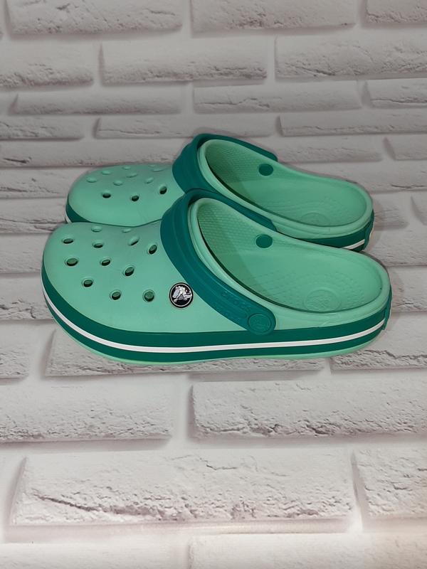 Crocs m4w6 on sale