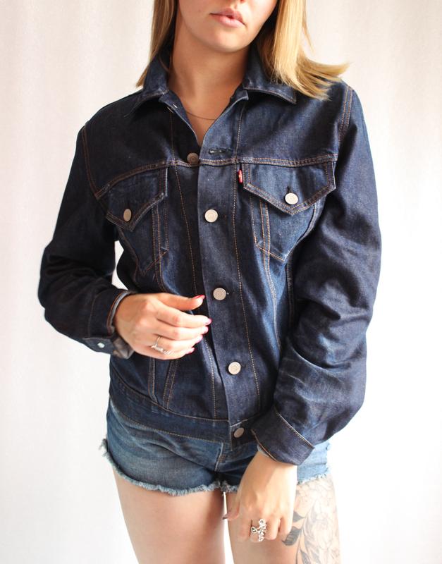 Джинсовка куртка levis slim fit trucker jacket м 72530 левис джинсовая  куртка — цена 567 грн в каталоге Куртки ✓ Купить женские вещи по доступной  цене на Шафе | Украина #68945223