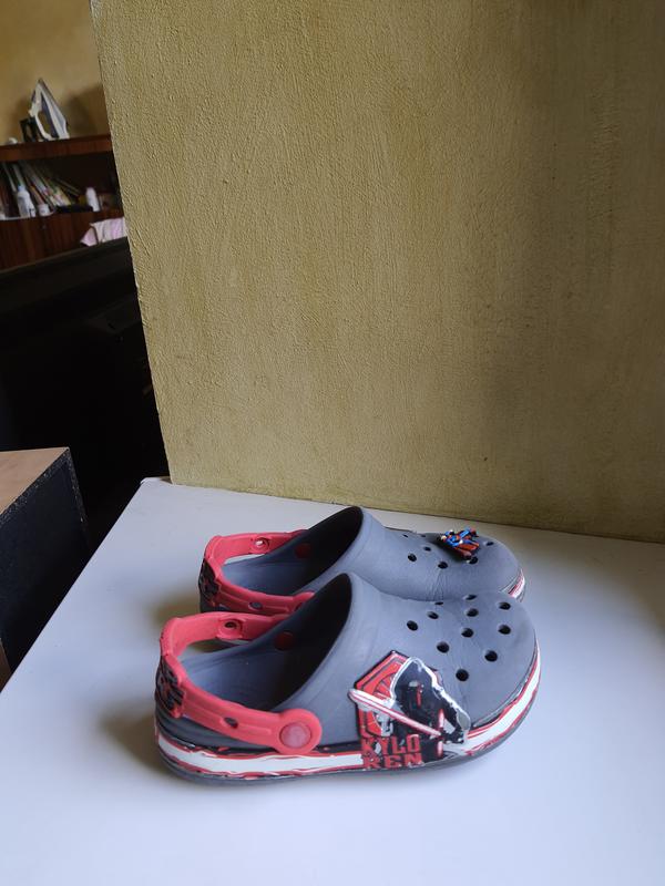 69358528 crocs Pikkulasten star wars c 12 13 28 180 c Pantofole crocs Pikkulasten Classic Convertible Slipper 205837 Burgundy Charcoal