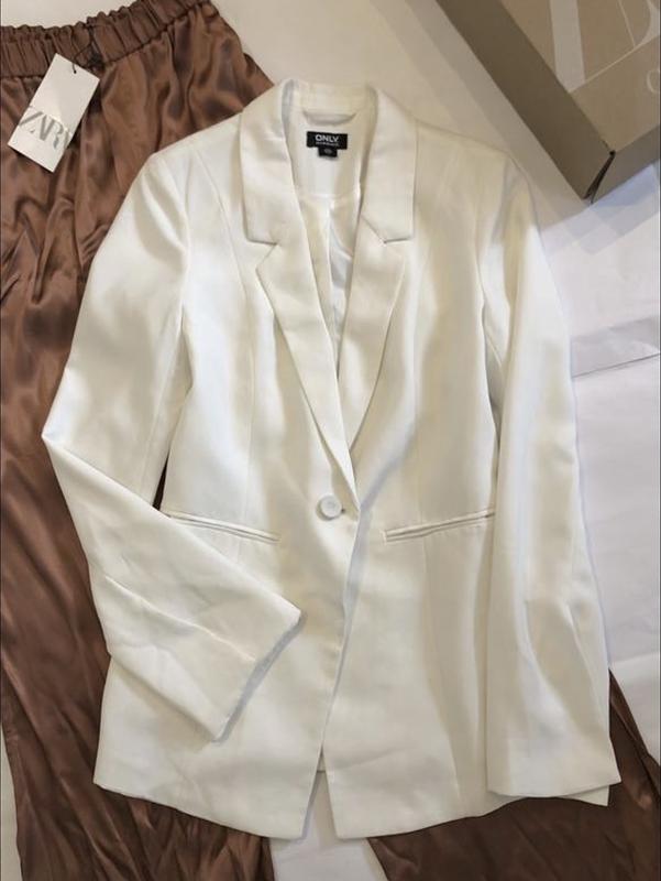 Пиджак белый с разрезами на рукавах zara cos — цена 850 грн в каталоге  Пиджаки и жакеты ✓ Купить женские вещи по доступной цене на Шафе | Украина  #72253423