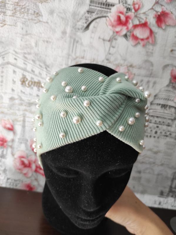 Wide headband with bow