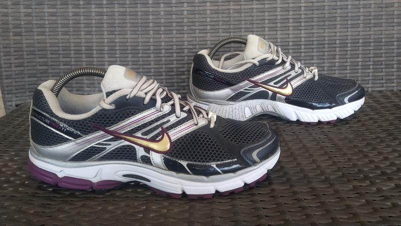 nike structure triax 11 women's