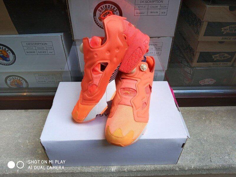 Супер яркие кроссовки рибок insta pump — цена 3370 грн в каталоге ...