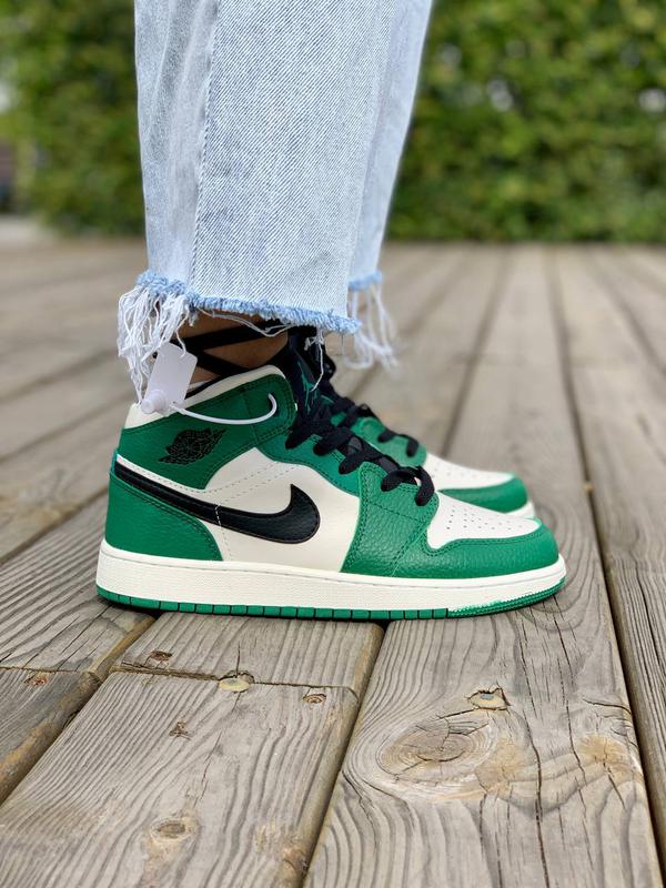 pine green jordan 1