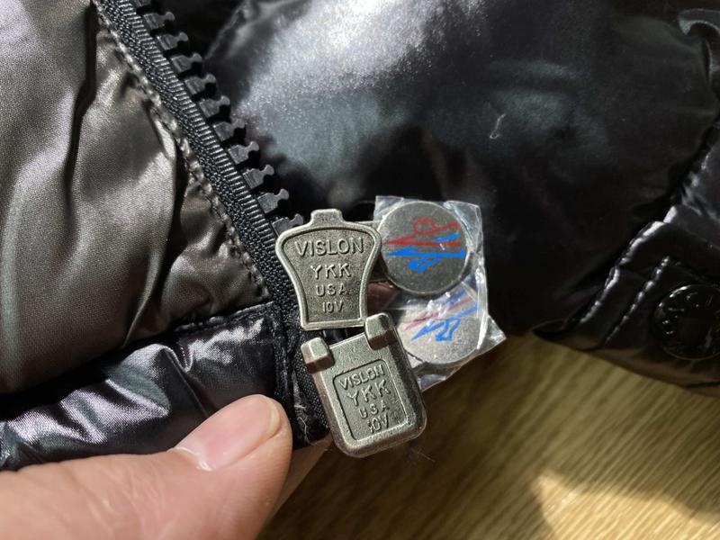 Moncler ykk zipper deals