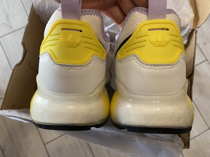 Zx 2k boost shoes cloud white / pink tint / core black fy3028