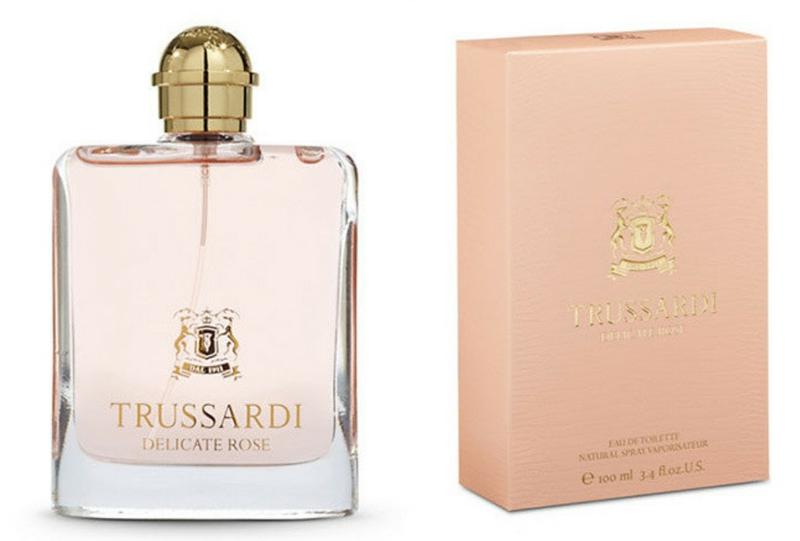 Trussardi delicate rose цена. Туалетная вода Труссарди Деликейт Роуз. Духи Труссарди женские delicate Rose. Trussardi delicate Rose туалетная вода женская 100 мл. Trussardi delicate Rose жен туалетная вода 30мл.