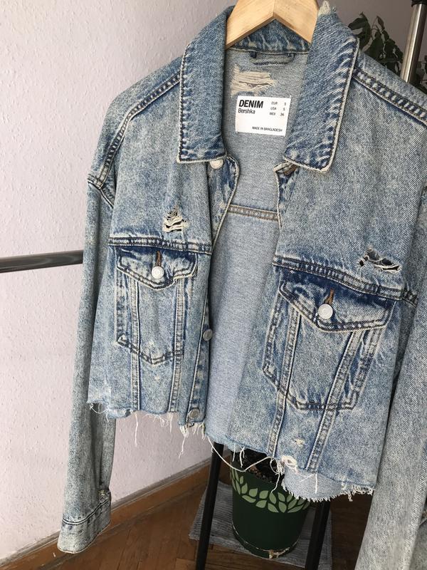Джинсовая куртка bershka — цена 300 грн в каталоге Куртки ✓ Купить женские  вещи по доступной цене на Шафе | Украина #77879008