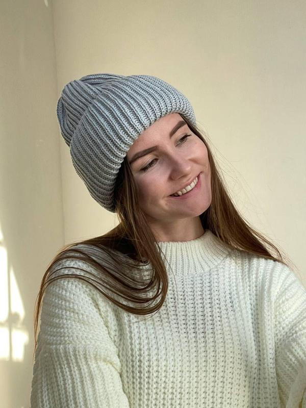 МОДНАЯ ВЯЗАННАЯ ШАПКА СПИЦАМИ 2019 | БЕСПЛАТНЫЙ МАСТЕР КЛАСС. KNITTED HAT