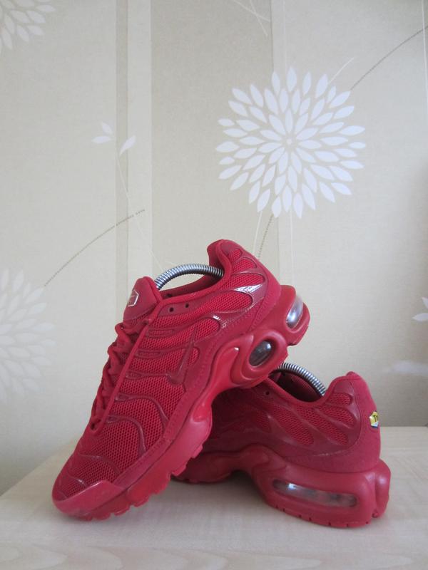 nike air max plus triple red