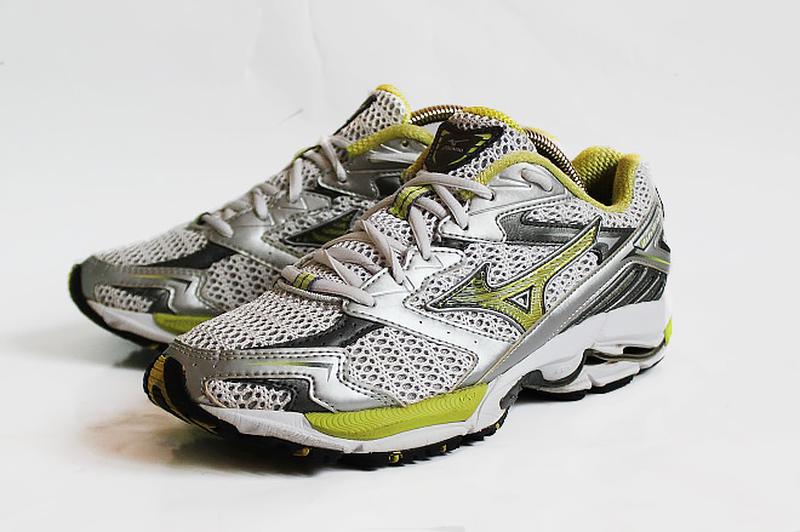 Беговые кроссовки mizuno wave ultima 2. стелька 25 см, цена - 500 грн, #10031497, купить по доступной цене | Украина - Шафа