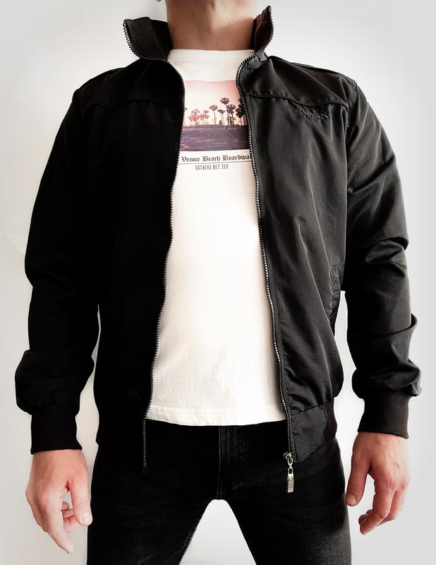 Мужская куртка hugo boss (оригинал) — цена 3200 грн в каталоге Куртки ✓  Купить мужские вещи по доступной цене на Шафе | Украина #81311170