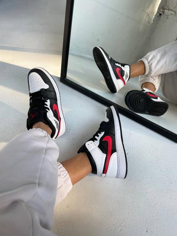 Retro nike white sales with red swoosh