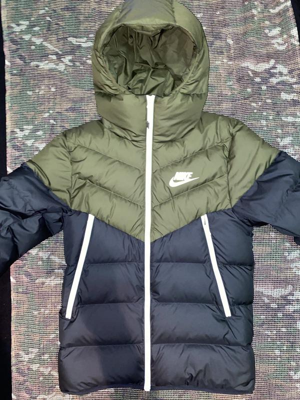 Nike hotsell windrunner khaki