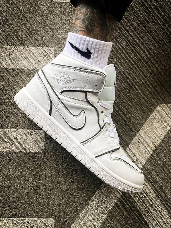 jordan 1 low iridescent reflective white