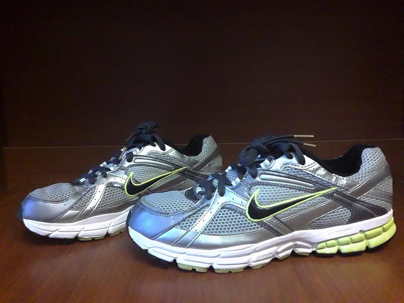 nike atlas running shoe