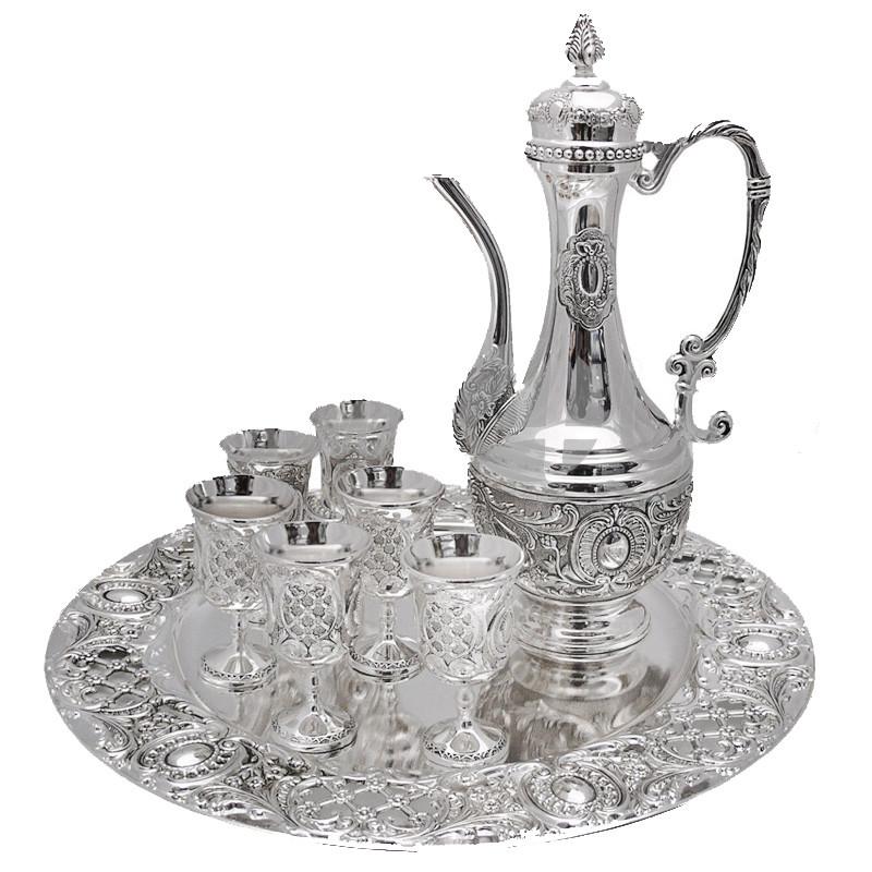 Поднос для графина с водой. Графин с подносом. Графин с подносом. Графин шоколадного цвета. Набор с подносом кувшином и рюмочками.