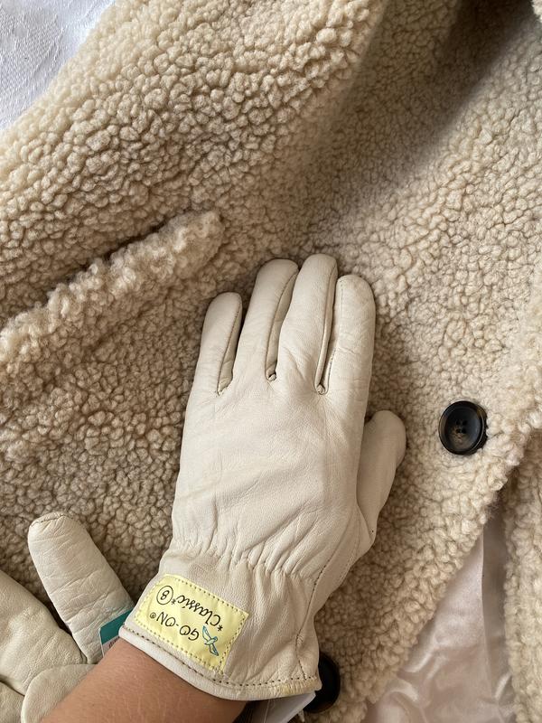 Кожаные перчатки молочного цвета на флисе — цена 350 грн в каталоге ...