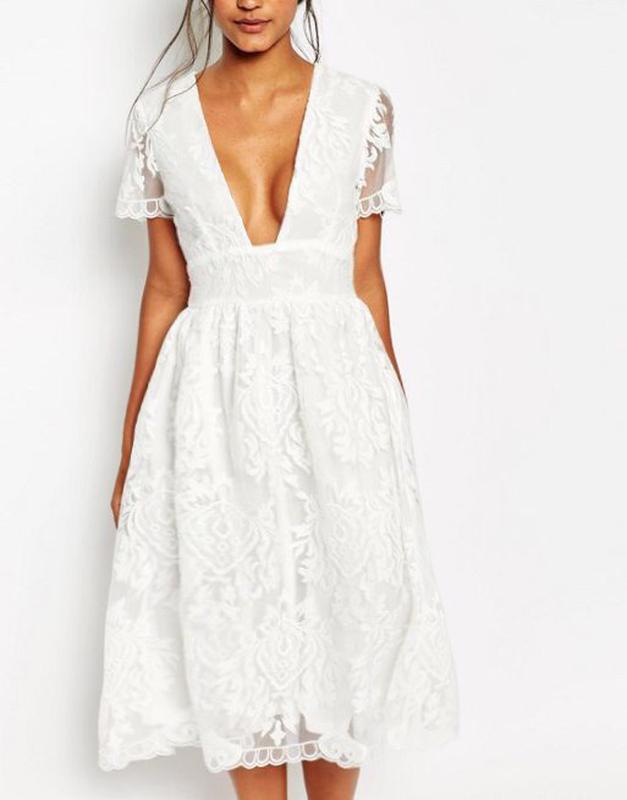Модель белое платье. Белое платье. Красивое летнее белое платье. Платье белого цвета. Оригинальные белые платья.