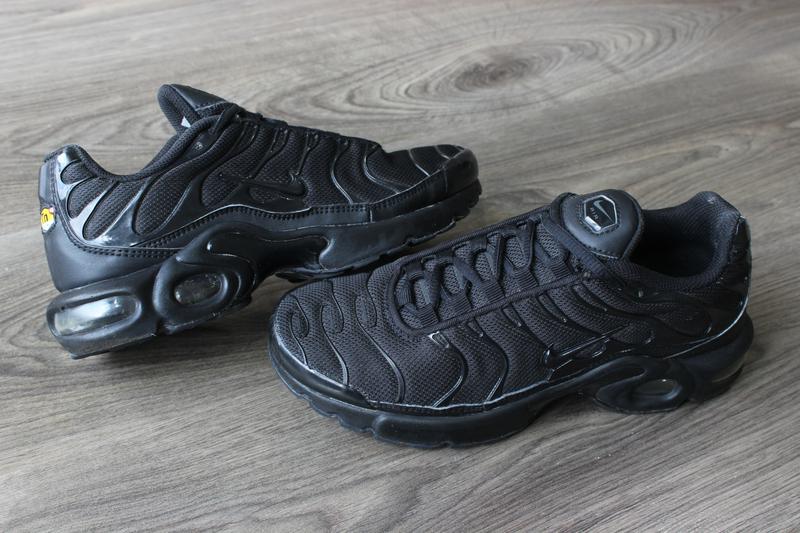 nike air max plus tn triple black