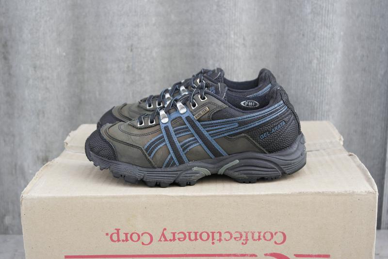 asics gel arata