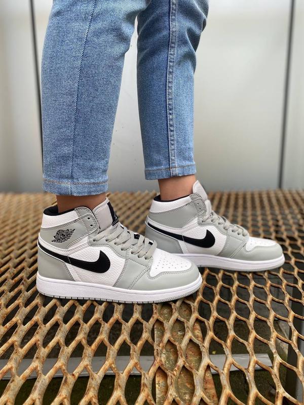 Nike air force 1 grise daim jordan best sale