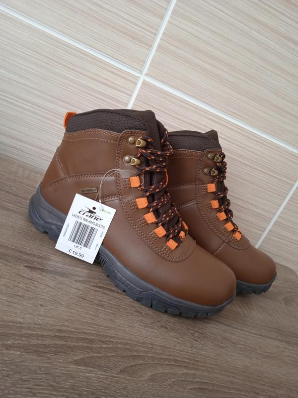Crane top walking boots