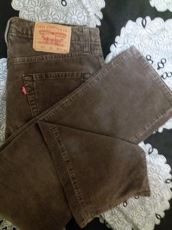 levis cena