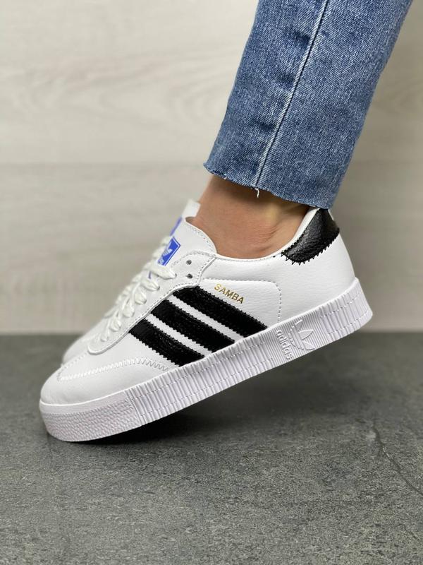 Белые кроссовки адидас самба женские кроссовки adidas sambaeose жіночі ...