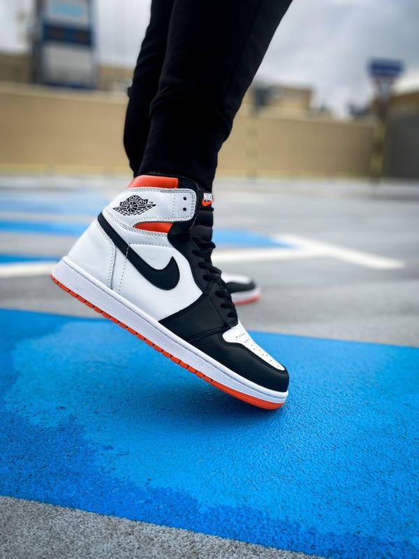 Женские кроссовки nike air jordan 1 retro high — цена 2075 грн в