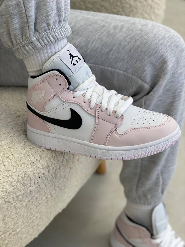 Light pink 2024 jordan 1s