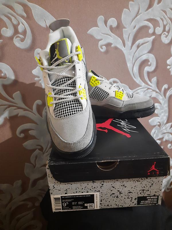 Jordan 4 le store neon