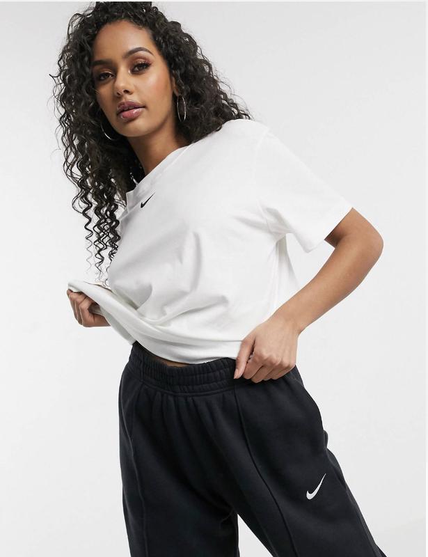 Nike swoosh футболка найк оверсайз оригинал — цена 395 грн в каталоге ...