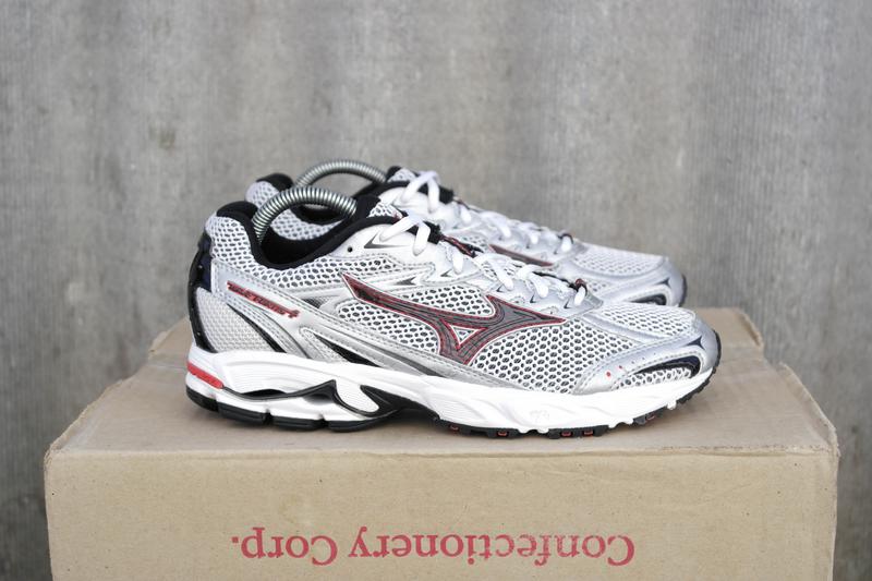 mizuno wave fortis 4
