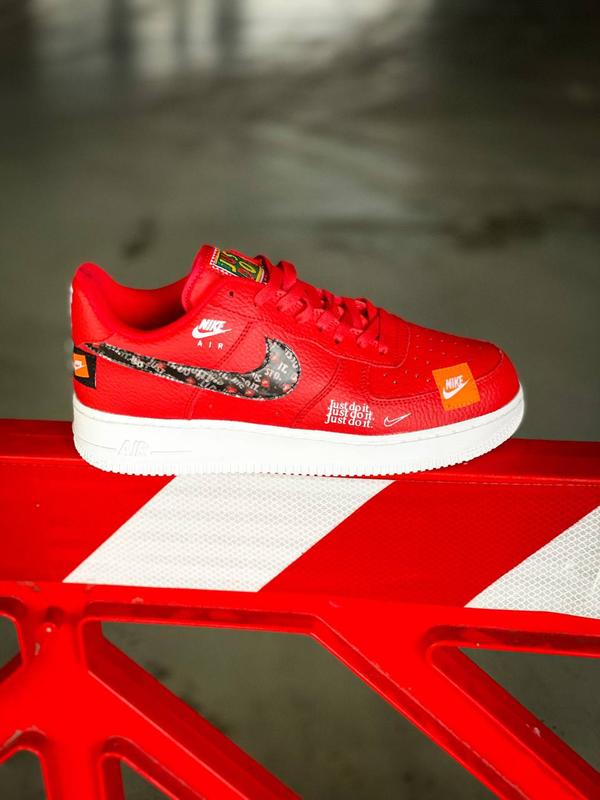 Nike air force 1 full red hotsell