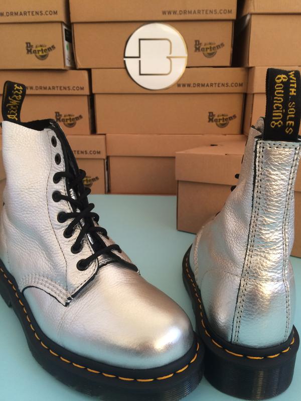 Оригинальные dr. martens pascal metallic silver santos — ціна 4000 грн у  каталозі Черевики ✓ Купити жіночі речі за доступною ціною на Шафі | Україна  #12090115