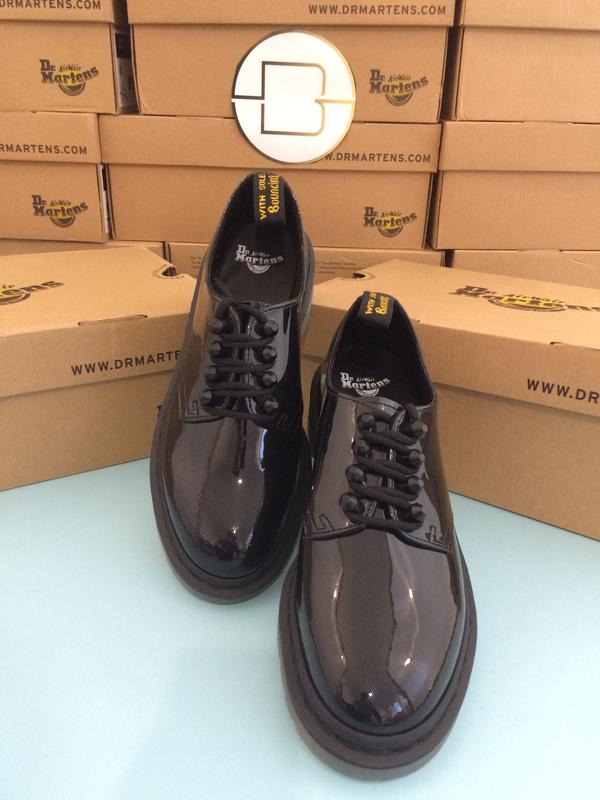 dr martens smiths stud