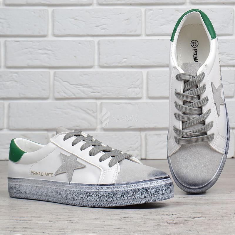 Kedy Zhenskie Zamsha Prima D Arte Belye S Zelenym Naturalnaya Zamsha