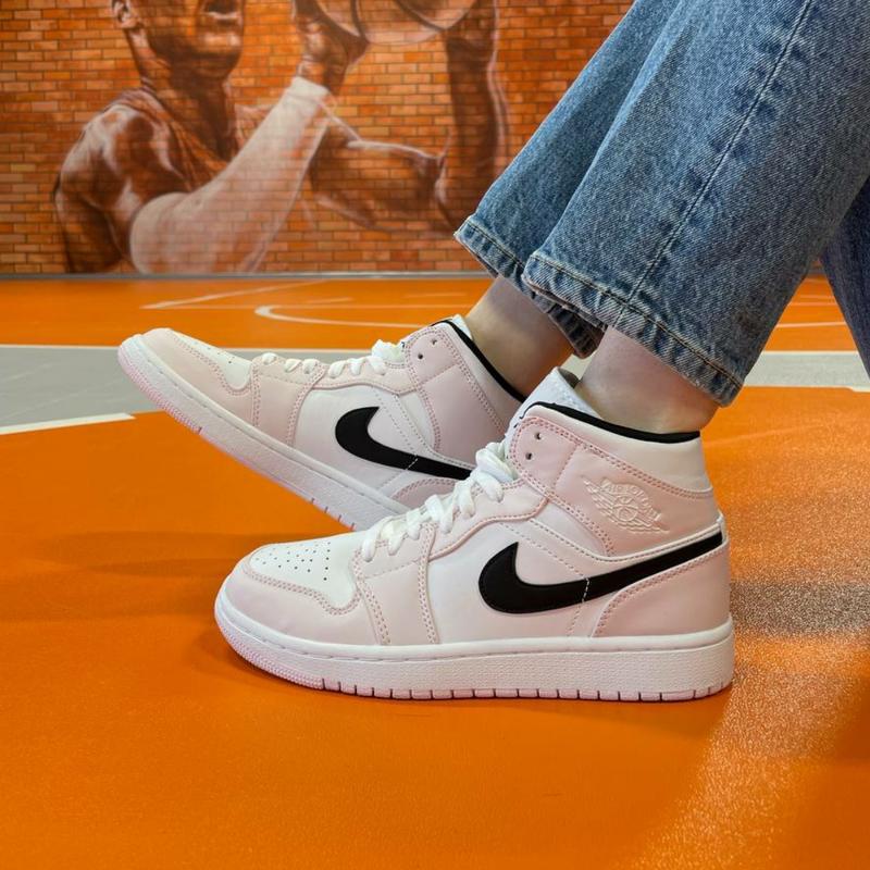 Кроссовки найк эир джордан розовые nike air jordan 1 white light pink ...