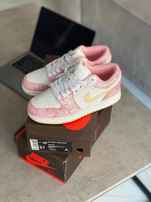 air jordan 1 retro low 2350
