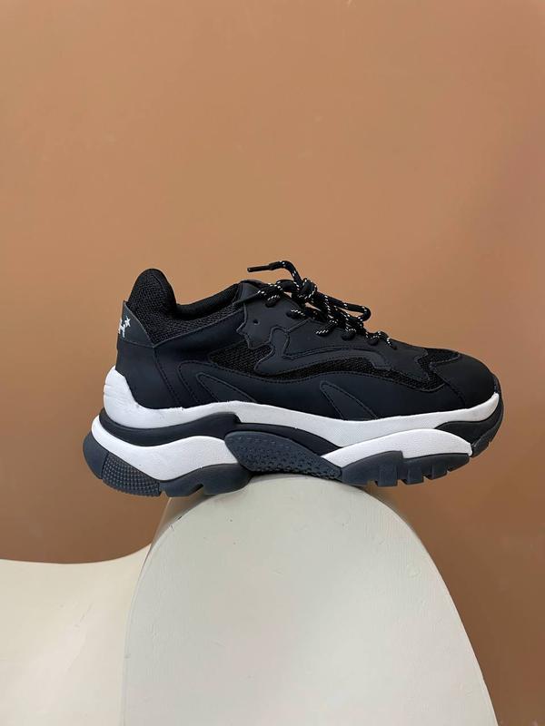 Кроссовки black — цена 2238 грн в каталоге Кроссовки Купить женские ...