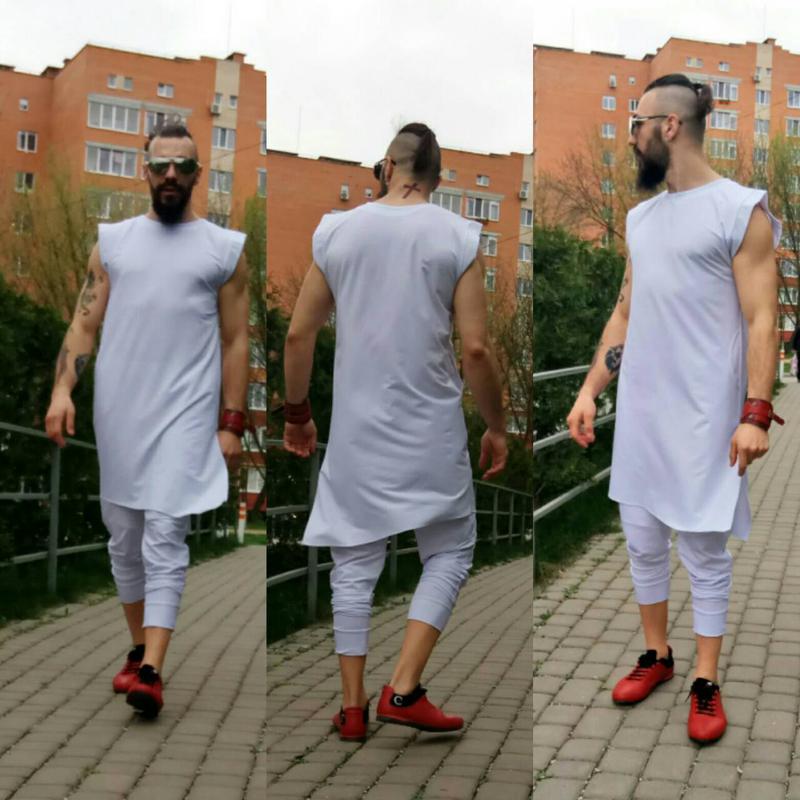 Длинная футболка со штанами